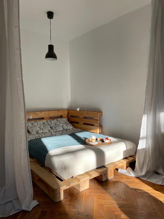 Old Town Nest Apartment คราคูฟ ภายนอก รูปภาพ
